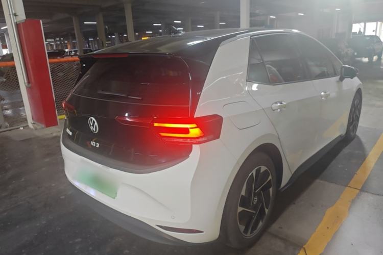 Used Volkswagen ID.3 2024 Pure & Smart Edition Rear Right 45 Deg