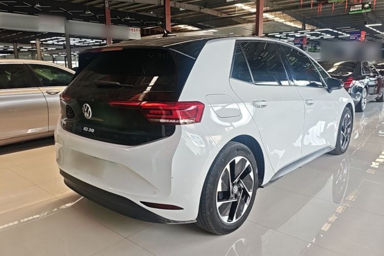Used Volkswagen ID.3 2024 Pure & Smart Edition Rear Right 45 Deg