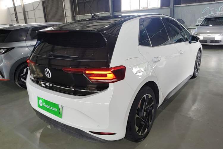 Used Volkswagen ID.3 2024 Pure & Smart Edition Rear Right 45 Deg