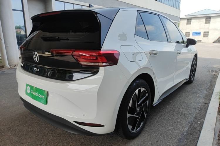Used Volkswagen ID.3 2024 Pure & Smart Edition Rear Right 45 Deg