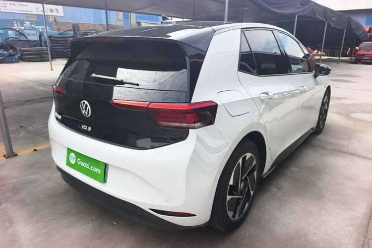 Used Volkswagen ID.3 2024 Outstanding Edition Rear Right 45 Deg