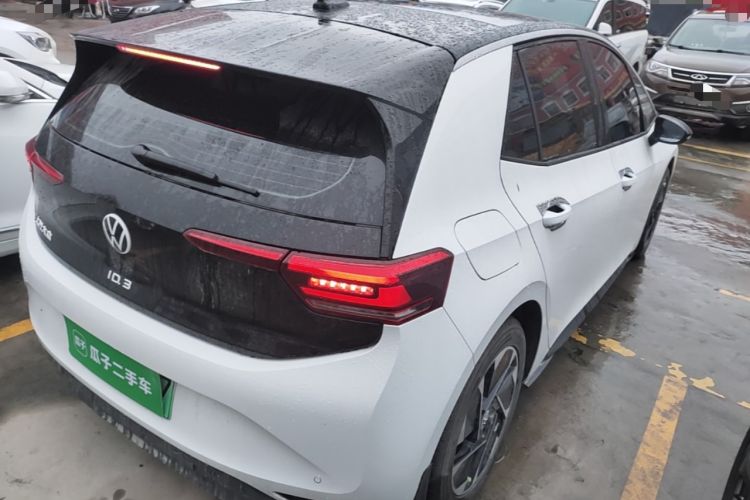 Used Volkswagen ID.3 2024 Outstanding Edition Rear Right 45 Deg