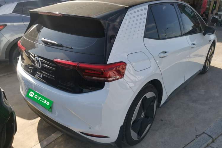 Used Volkswagen ID.3 2024 Pure & Smart Edition Rear Right 45 Deg