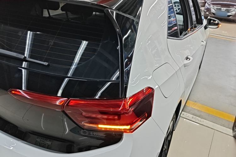 Used Volkswagen ID.3 2024 Outstanding Edition Rear Right 45 Deg