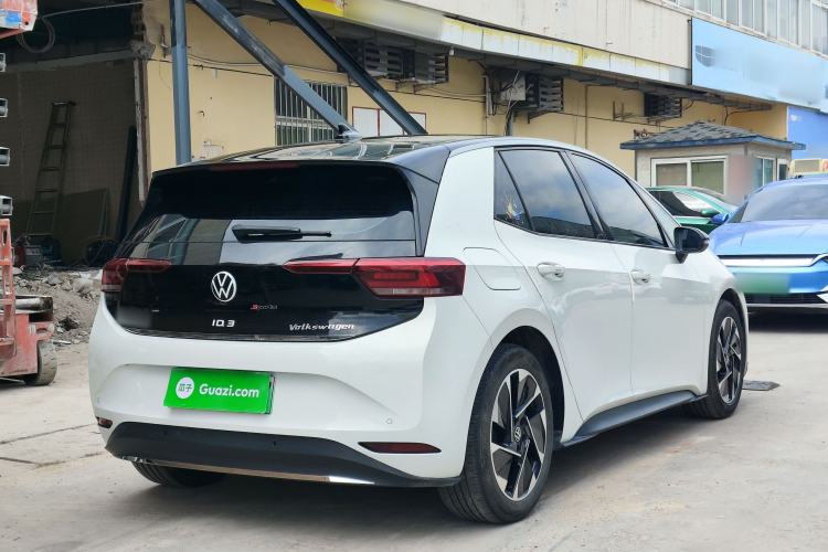Used Volkswagen ID.3 2024 Pure & Smart Edition Rear Right 45 Deg
