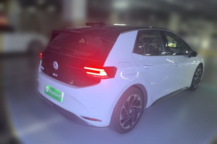Used Volkswagen ID.3 2024 Outstanding Edition Rear Right 45 Deg