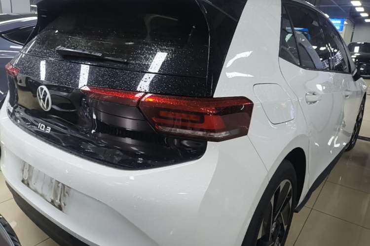 Used Volkswagen ID.3 2024 Pure & Smart Edition Rear Right 45 Deg