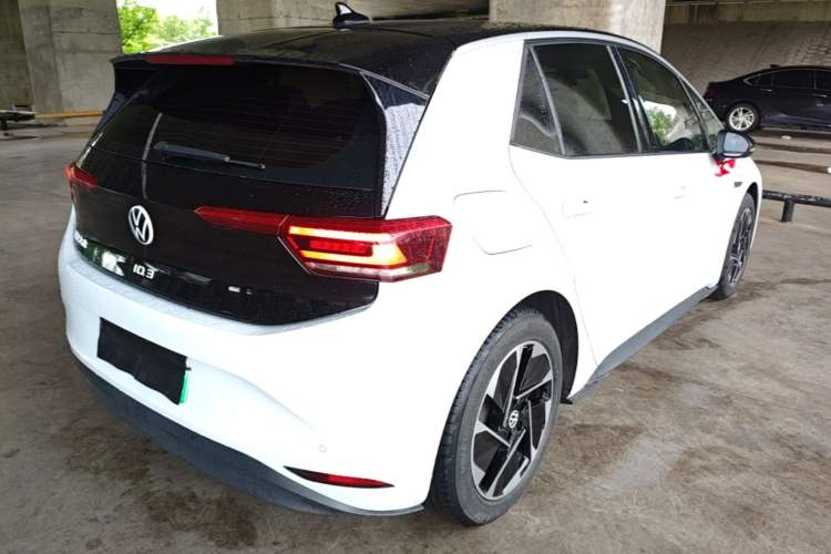Used Volkswagen ID.3 2024 Pure & Smart Edition Rear Right 45 Deg