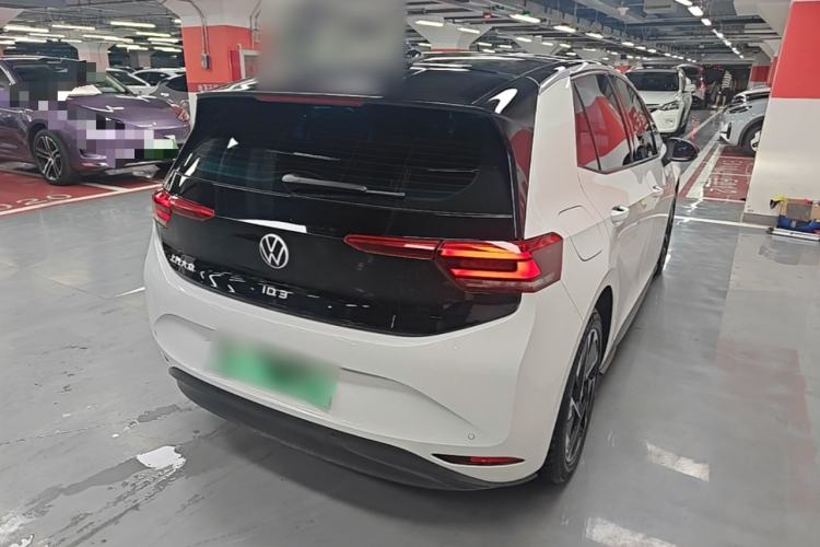 Used Volkswagen ID.3 2024 Outstanding Edition Rear Right 45 Deg
