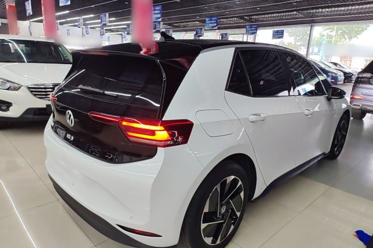 Used Volkswagen ID.3 2024 Intelligent Edition Rear Right 45 Deg