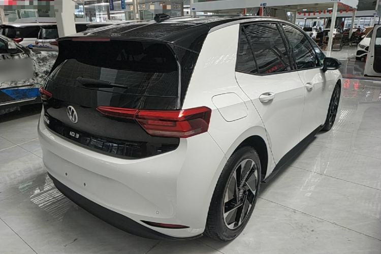 Used Volkswagen ID.3 2024 Outstanding Edition Rear Right 45 Deg