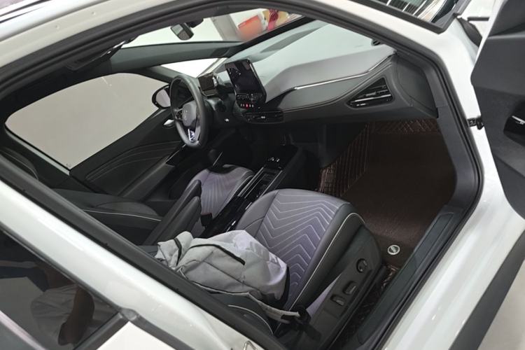 Used Volkswagen ID.3 2024 Outstanding Edition Right Front Seat
