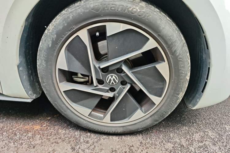 Used Volkswagen ID.3 2024 Outstanding Edition Right Front Wheel Hub