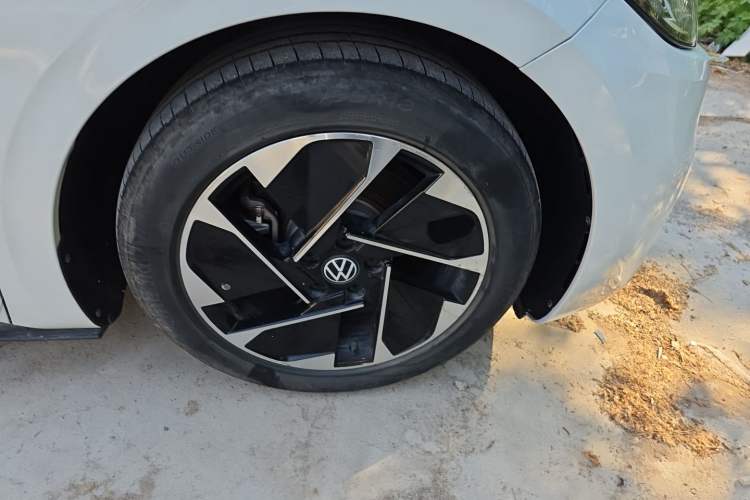 Used Volkswagen ID.3 2024 Pure & Smart Edition Right Front Wheel Hub