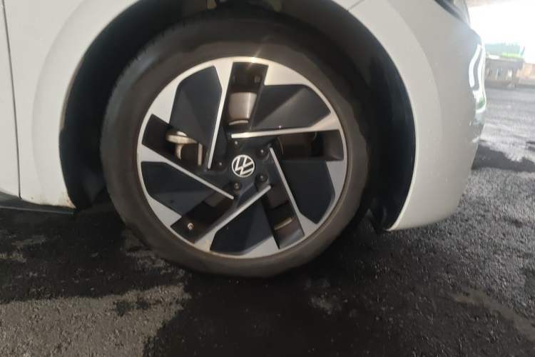 Used Volkswagen ID.3 2024 Intelligent Edition Right Front Wheel Hub