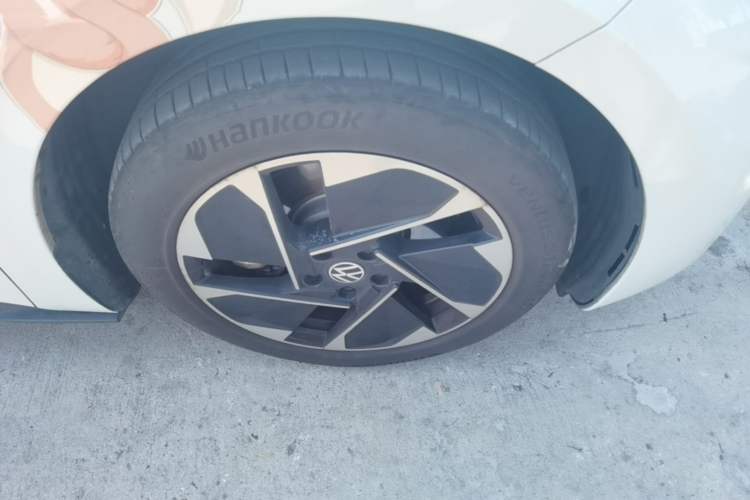 Used Volkswagen ID.3 2024 Outstanding Edition Right Front Wheel Hub