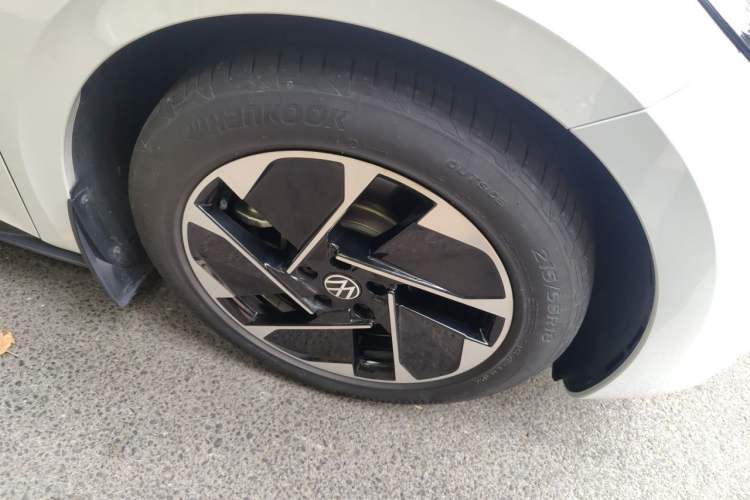 Used Volkswagen ID.3 2024 Pure & Smart Edition Right Front Wheel Hub