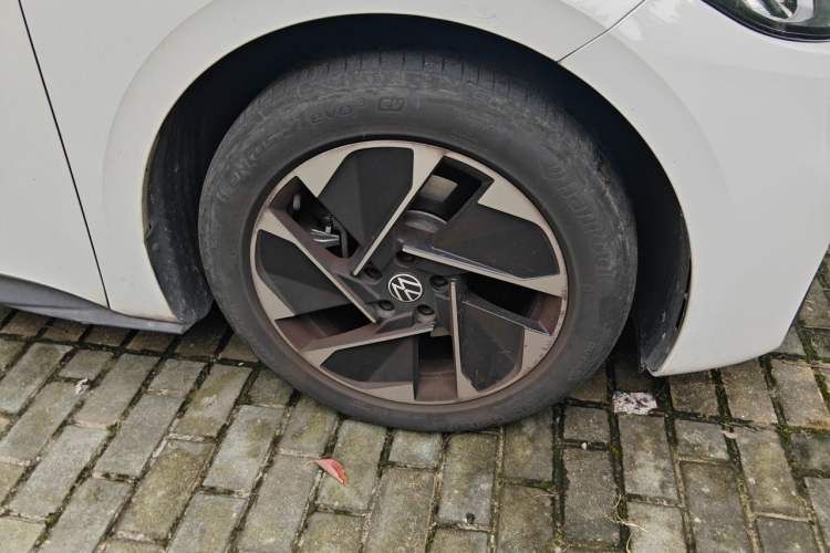 Used Volkswagen ID.3 2024 Pure & Smart Edition Right Front Wheel Hub