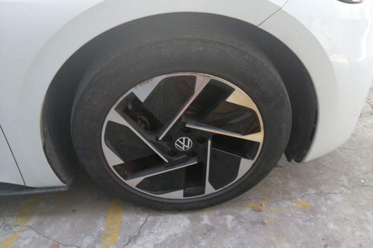 Used Volkswagen ID.3 2024 Outstanding Edition Right Front Wheel Hub