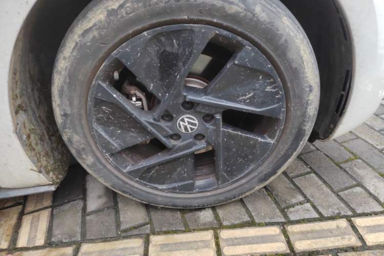 Used Volkswagen ID.3 2024 Pure & Smart Edition Right Front Wheel Hub