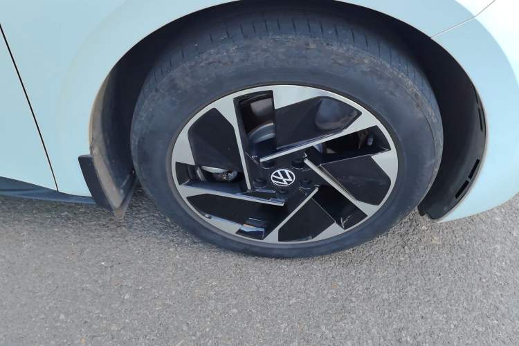 Used Volkswagen ID.3 2024 Pure & Smart Edition Right Front Wheel Hub