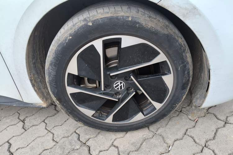 Used Volkswagen ID.3 2024 Outstanding Edition Right Front Wheel Hub