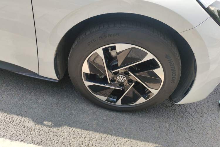 Used Volkswagen ID.3 2024 Pure & Smart Edition Right Front Wheel Hub