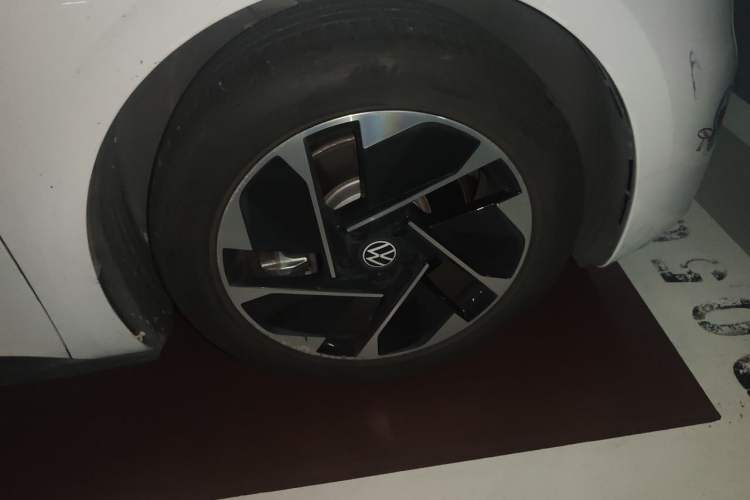 Used Volkswagen ID.3 2024 Intelligent Edition Right Front Wheel Hub