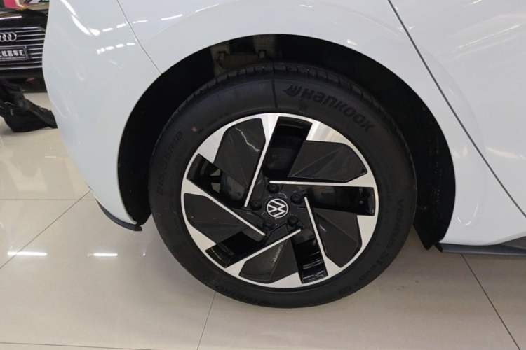 Used Volkswagen ID.3 2024 Outstanding Edition Right Rear Wheel Hub