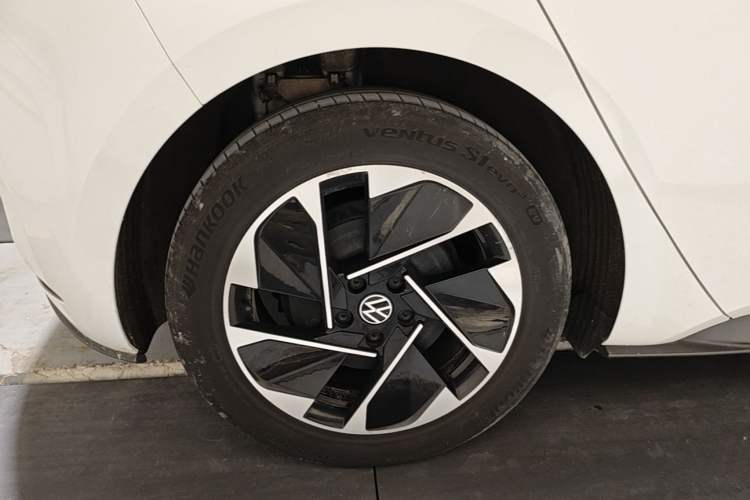 Used Volkswagen ID.3 2024 Pure & Smart Edition Right Rear Wheel Hub
