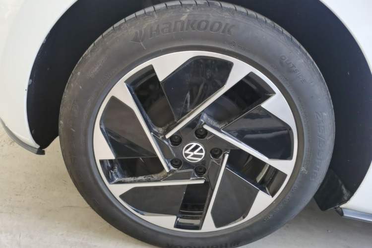 Used Volkswagen ID.3 2024 Outstanding Edition Right Rear Wheel Hub