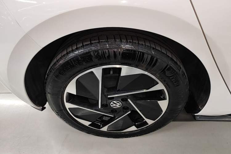 Used Volkswagen ID.3 2024 Pure & Smart Edition Right Rear Wheel Hub