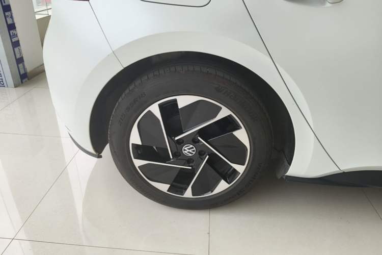 Used Volkswagen ID.3 2024 Outstanding Edition Right Rear Wheel Hub