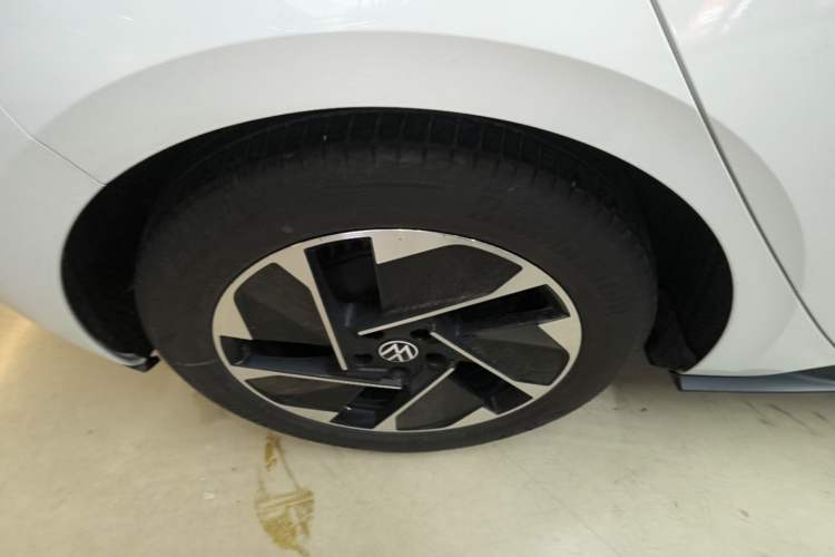 Used Volkswagen ID.3 2024 Outstanding Edition Right Rear Wheel Hub