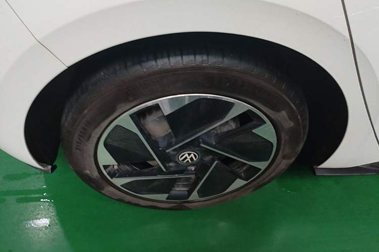 Used Volkswagen ID.3 2024 Pure & Smart Edition Right Rear Wheel Hub
