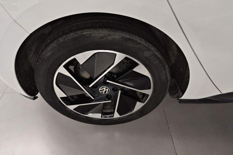 Used Volkswagen ID.3 2024 Pure & Smart Edition Right Rear Wheel Hub