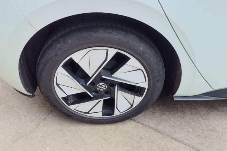 Used Volkswagen ID.3 2024 Outstanding Edition Right Rear Wheel Hub