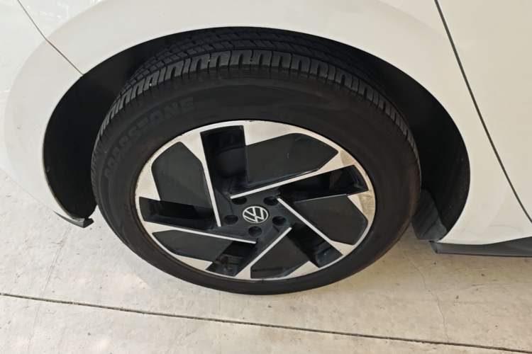 Used Volkswagen ID.3 2024 Outstanding Edition Right Rear Wheel Hub