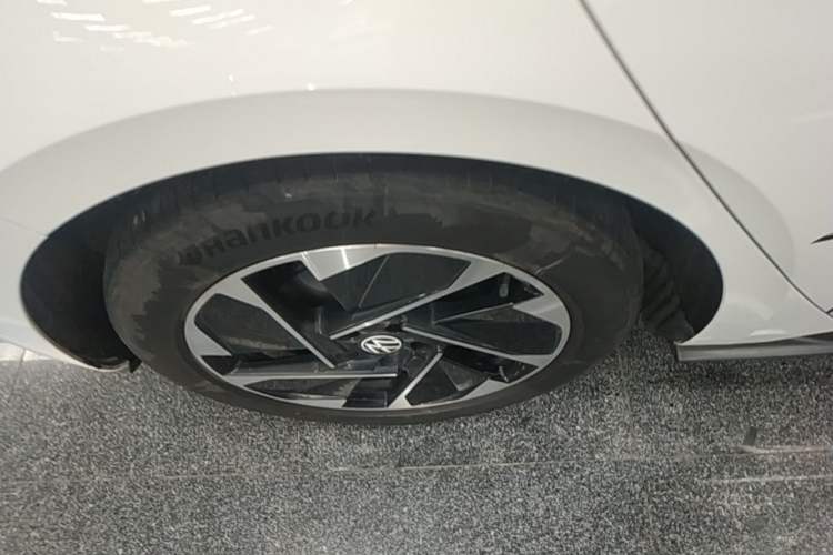 Used Volkswagen ID.3 2024 Pure & Smart Edition Right Rear Wheel Hub