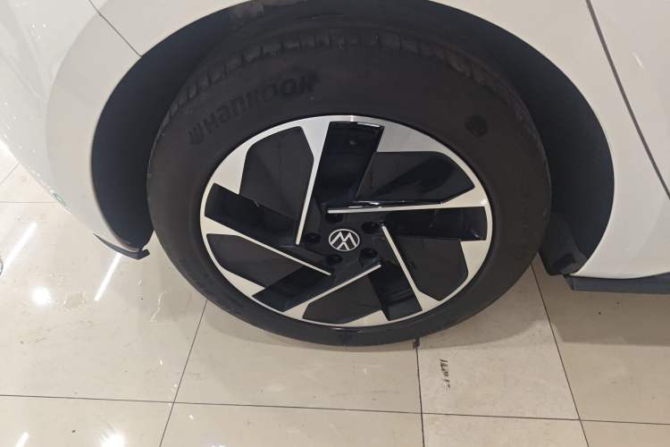 Used Volkswagen ID.3 2024 Outstanding Edition Right Rear Wheel Hub