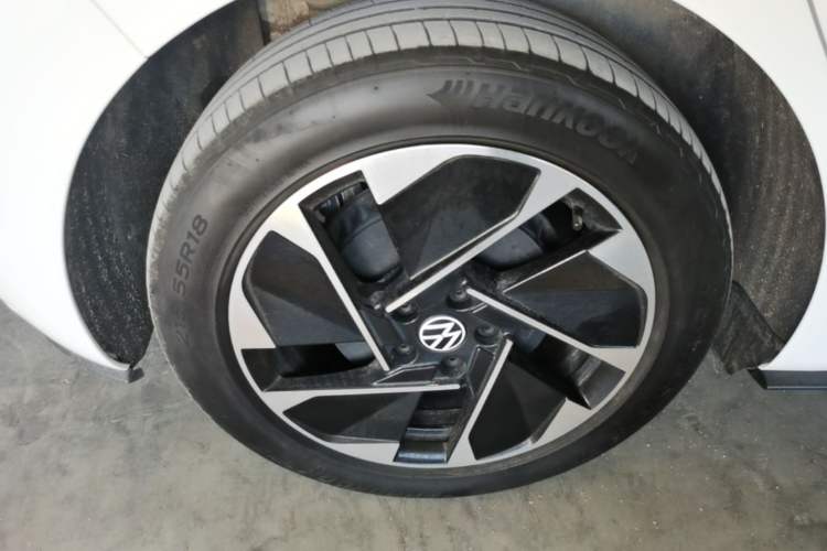 Used Volkswagen ID.3 2024 Outstanding Edition Right Rear Wheel Hub