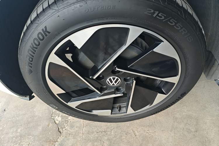 Used Volkswagen ID.3 2024 Outstanding Edition Right Rear Wheel Hub