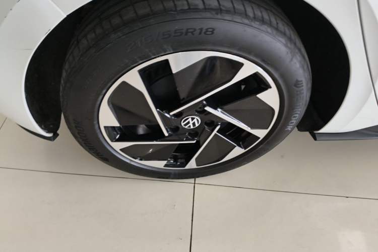 Used Volkswagen ID.3 2024 Outstanding Edition Right Rear Wheel Hub