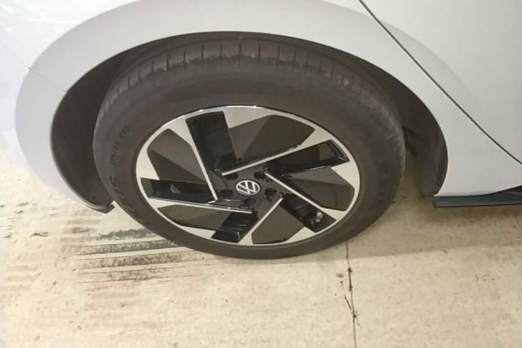 Used Volkswagen ID.3 2024 Intelligent Edition Right Rear Wheel Hub