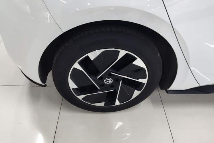 Used Volkswagen ID.3 2024 Outstanding Edition Right Rear Wheel Hub