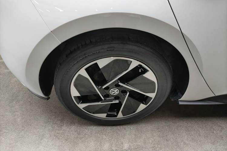 Used Volkswagen ID.3 2024 Pure & Smart Edition Right Rear Wheel Hub