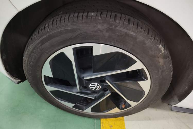 Used Volkswagen ID.3 2024 Pure & Smart Edition Right Rear Wheel Hub