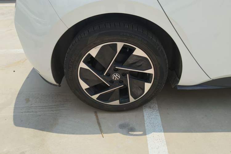 Used Volkswagen ID.3 2024 Pure & Smart Edition Right Rear Wheel Hub