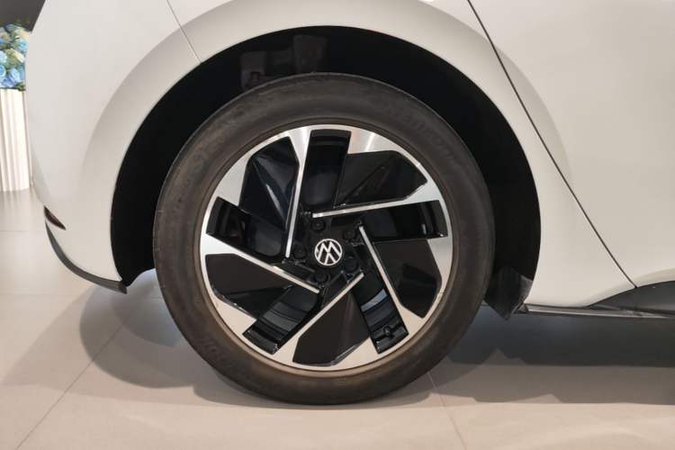 Used Volkswagen ID.3 2024 Pure & Smart Edition Right Rear Wheel Hub