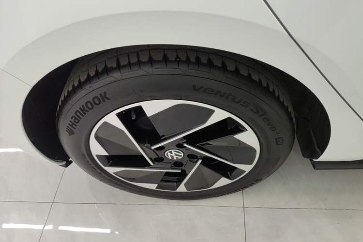Used Volkswagen ID.3 2024 Outstanding Edition Right Rear Wheel Hub